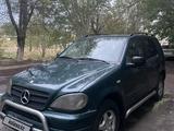 Mercedes-Benz ML 320 1998 годаүшін3 500 000 тг. в Атырау – фото 2