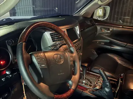Lexus LX 570 2011 года за 22 000 000 тг. в Астана – фото 2