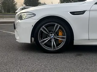 BMW 528