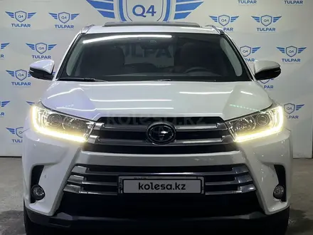 Toyota Highlander 2018 года за 21 100 000 тг. в Шымкент – фото 2