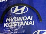 Накладка переднего правого крыла Hyundai Bayon за 45 300 тг. в Костанай – фото 2