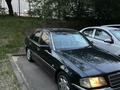 Mercedes-Benz C 240 1998 года за 2 800 000 тг. в Алматы – фото 2