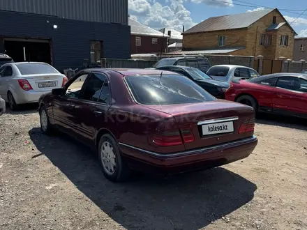 Mercedes-Benz E 320 1996 года за 2 000 000 тг. в Астана – фото 4