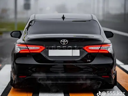 Toyota Camry 2022 года за 16 500 000 тг. в Семей – фото 4