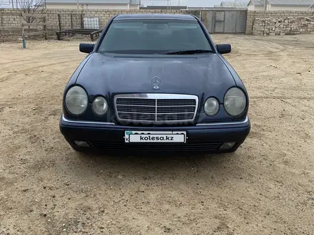 Mercedes-Benz E 320 1998 года за 3 200 000 тг. в Жанаозен – фото 9