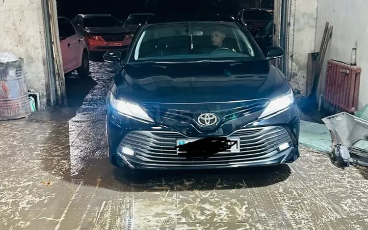 Toyota Camry 2019 года за 18 000 000 тг. в Астана