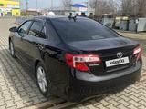 Toyota Camry 2013 года за 6 200 000 тг. в Уральск – фото 3
