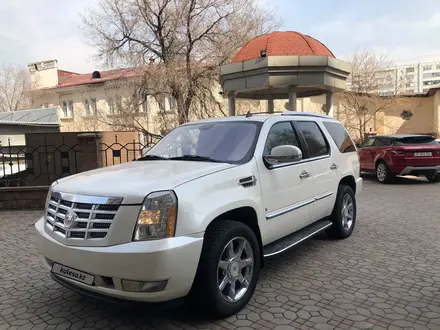Cadillac Escalade 2007 года за 17 000 000 тг. в Алматы