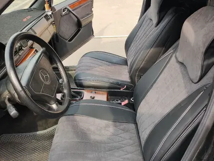 Mercedes-Benz E 200 1995 года за 2 200 000 тг. в Алматы – фото 4