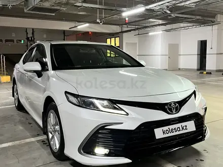 Toyota Camry 2021 года за 12 000 000 тг. в Астана – фото 2