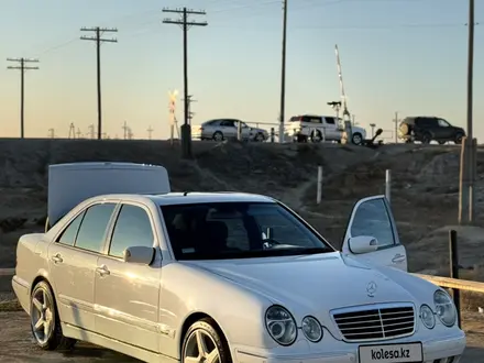 Mercedes-Benz E 320 2001 года за 6 200 000 тг. в Жанаозен