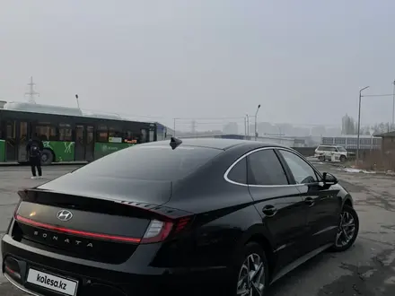 Hyundai Sonata 2022 года за 14 200 000 тг. в Алматы – фото 4
