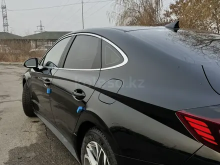 Hyundai Sonata 2022 года за 14 200 000 тг. в Алматы – фото 21