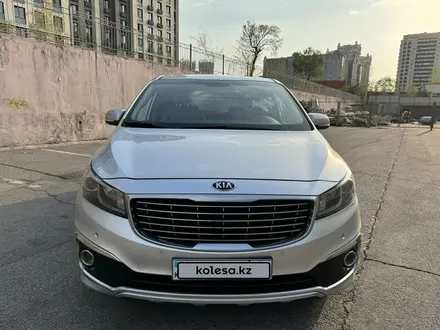 Kia Carnival 2016 года за 11 800 000 тг. в Алматы – фото 2