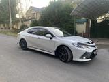 Toyota Camry 2022 годаүшін11 800 000 тг. в Шымкент – фото 2