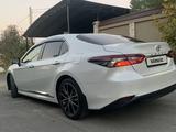 Toyota Camry 2022 годаүшін11 800 000 тг. в Шымкент – фото 5