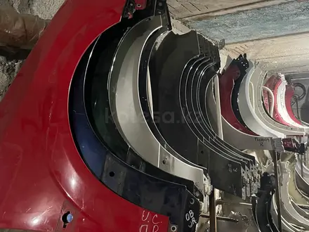 Крыло переднее правое левое за 2 200 тг. в Караганда