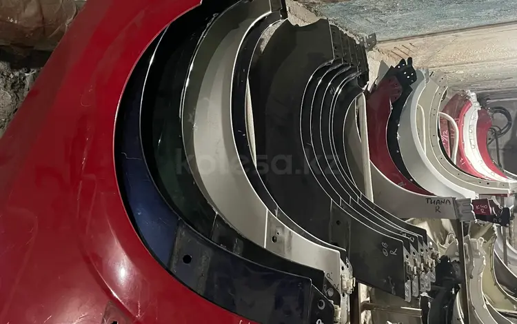 Крыло переднее правое левое за 2 200 тг. в Караганда