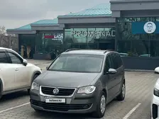 Volkswagen Touran, 2010