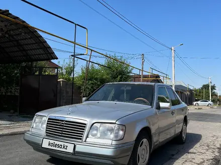 Mercedes-Benz E 220 1993 годаүшін1 700 000 тг. в Шымкент