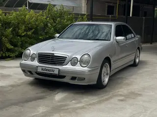 Mercedes-Benz E 320