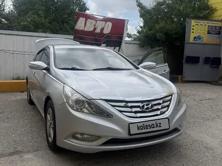 Hyundai Sonata 2011 года за 5 500 000 тг. в Шымкент – фото 12