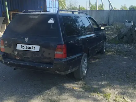 Volkswagen Golf 1996 года за 700 000 тг. в Алматы – фото 2