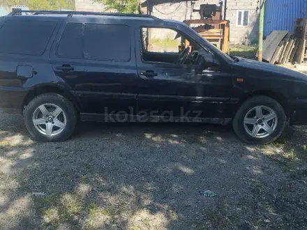 Volkswagen Golf 1996 года за 700 000 тг. в Алматы – фото 3