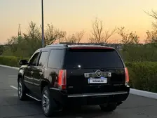 Cadillac Escalade, 2010