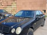 Mercedes-Benz E 200 1998 годаүшін2 300 000 тг. в Астана – фото 2