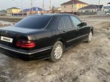 Mercedes-Benz E 320 2001 года за 4 000 000 тг. в Атырау – фото 2