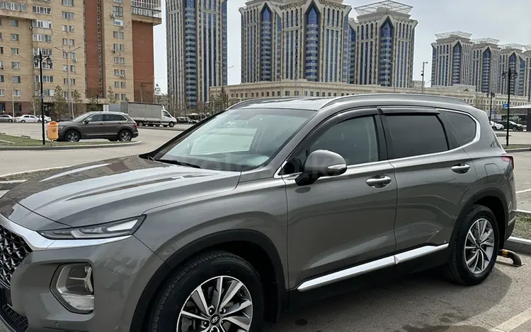 Hyundai Santa Fe 2019 годаүшін13 500 000 тг. в Астана