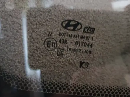 Оригинальные стекла на Hyundai Kia за 20 000 тг. в Алматы – фото 2