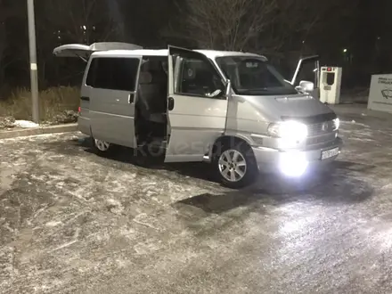 Volkswagen Caravelle 2001 года за 6 600 000 тг. в Караганда