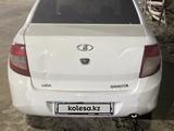 ВАЗ (Lada) Granta 2190 2013 года за 1 100 000 тг. в Атырау – фото 4