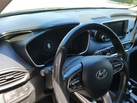 Hyundai Santa Fe 2019 года за 14 150 000 тг. в Актобе – фото 6