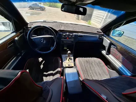 Mercedes-Benz E 240 1998 года за 3 500 000 тг. в Уральск – фото 10