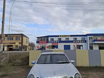 Mercedes-Benz E 240 1998 года за 3 500 000 тг. в Уральск – фото 4