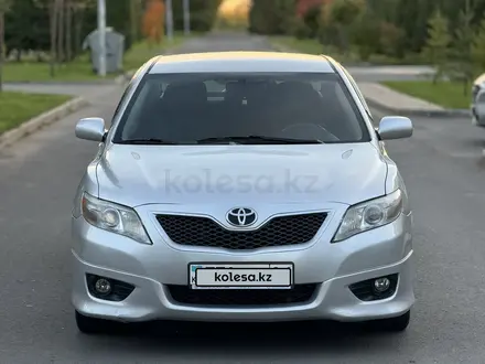 Toyota Camry 2011 года за 6 700 000 тг. в Астана – фото 2