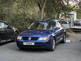 Volkswagen Passat 1999 годаүшін2 600 000 тг. в Атырау