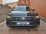 Volkswagen Tiguan 2018 года за 10 900 000 тг. в Темиртау – фото 2