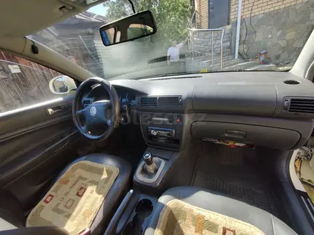 Volkswagen Passat 2004 года за 2 600 000 тг. в Костанай – фото 15