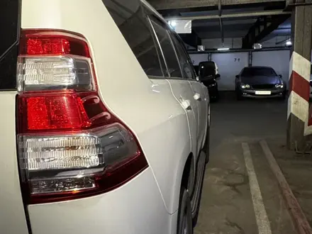 Toyota Land Cruiser Prado 2017 года за 26 500 000 тг. в Алматы – фото 8
