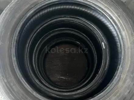 Шины летние комплект 215/55/17 за 100 000 тг. в Астана – фото 2