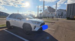 Toyota RAV4 2021 года за 16 000 000 тг. в Астана