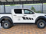 Toyota Hilux 2018 года за 14 300 000 тг. в Шымкент