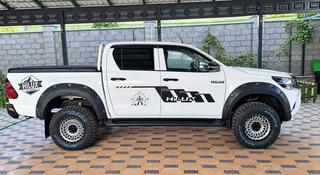Toyota Hilux 2018 года за 14 300 000 тг. в Шымкент