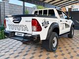 Toyota Hilux 2018 года за 14 300 000 тг. в Шымкент – фото 3