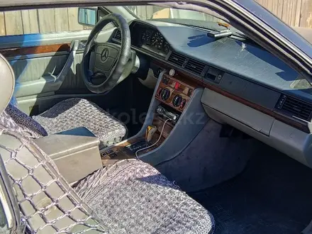 Mercedes-Benz E 300 1992 года за 1 100 000 тг. в Щучинск – фото 4