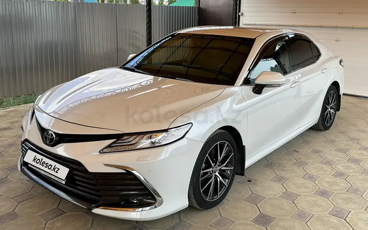 Toyota Camry 2021 года за 15 800 000 тг. в Уральск